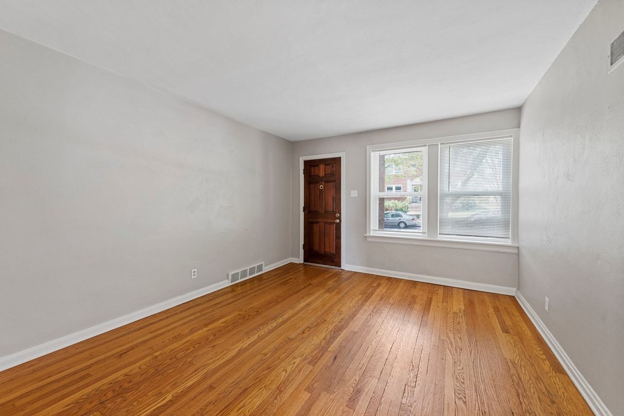 3410 Lawn Ave #3412 - Photo 3 of 24