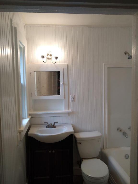 306 W Maple St #3 - Photo 5 of 7