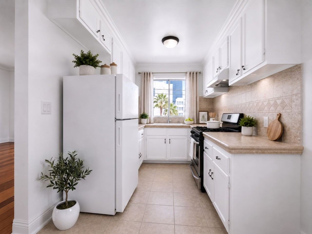 Spacious Beverly Hills 1 Bedroom with Covered Parking at 216 S. Gale Dr Beverly Hills, CA 90211 - Photo 7 of 41