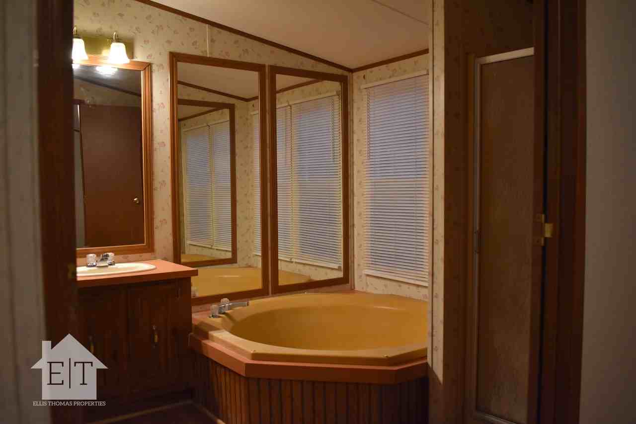 46 Rolandale Ln - Photo 5 of 21