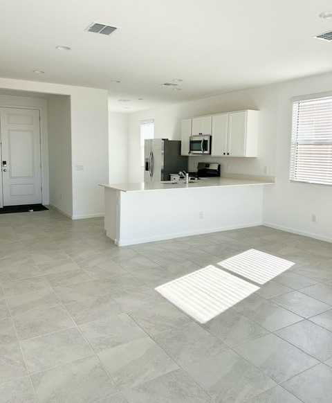 37728 N Front Runner Ln - Photo 4 of 17