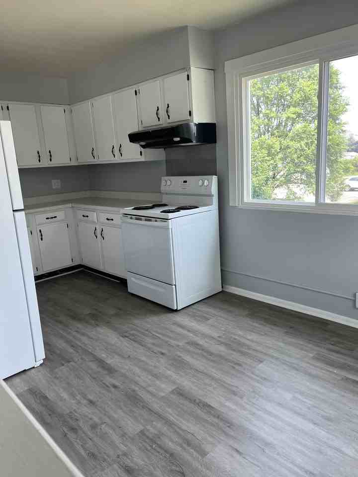 3704 Parkway Blvd #D - Photo 5 of 13