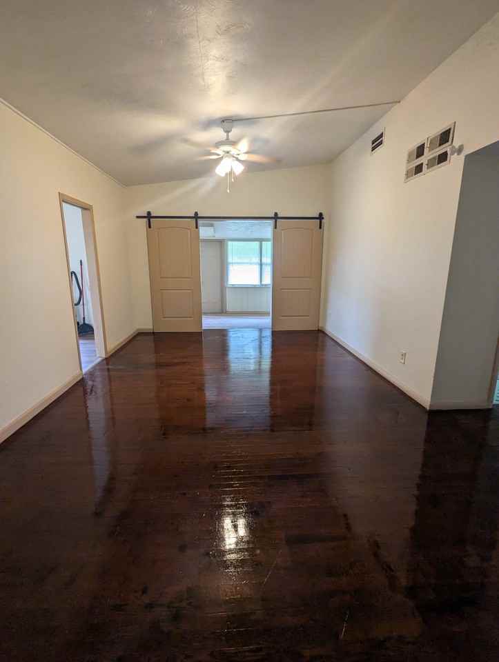 637 N Tampa Ave - Photo 2 of 14