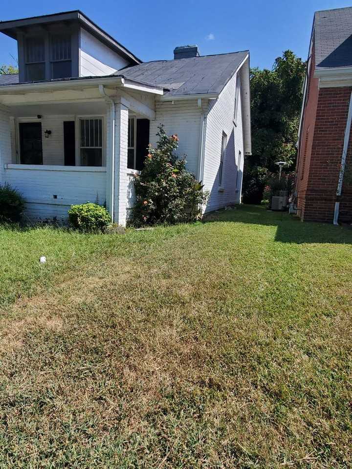 306 Holbrook St - Photo 2 of 13