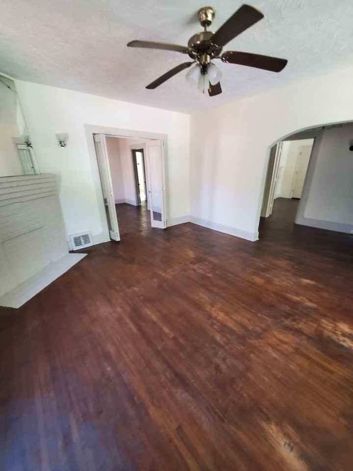 306 Holbrook St - Photo 5 of 13