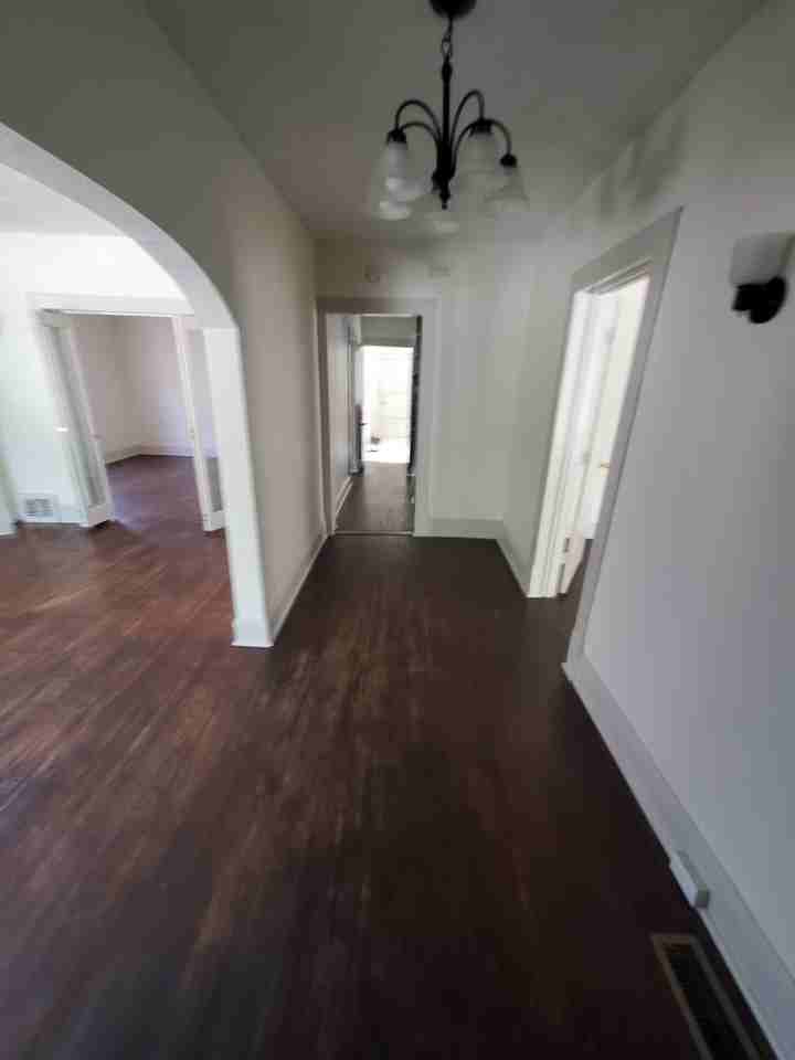 306 Holbrook St - Photo 7 of 13
