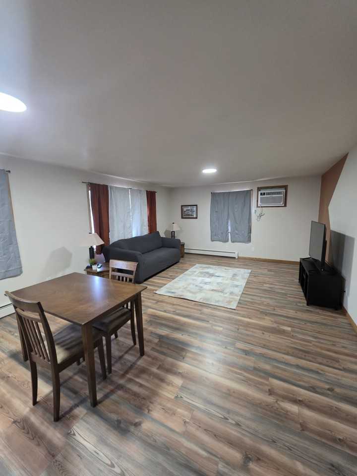 1110 N 17th St #3 - Photo 4 of 14
