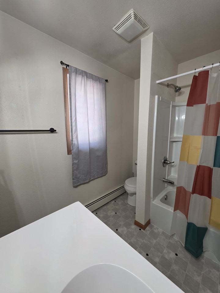 1110 N 17th St #3 - Photo 5 of 14