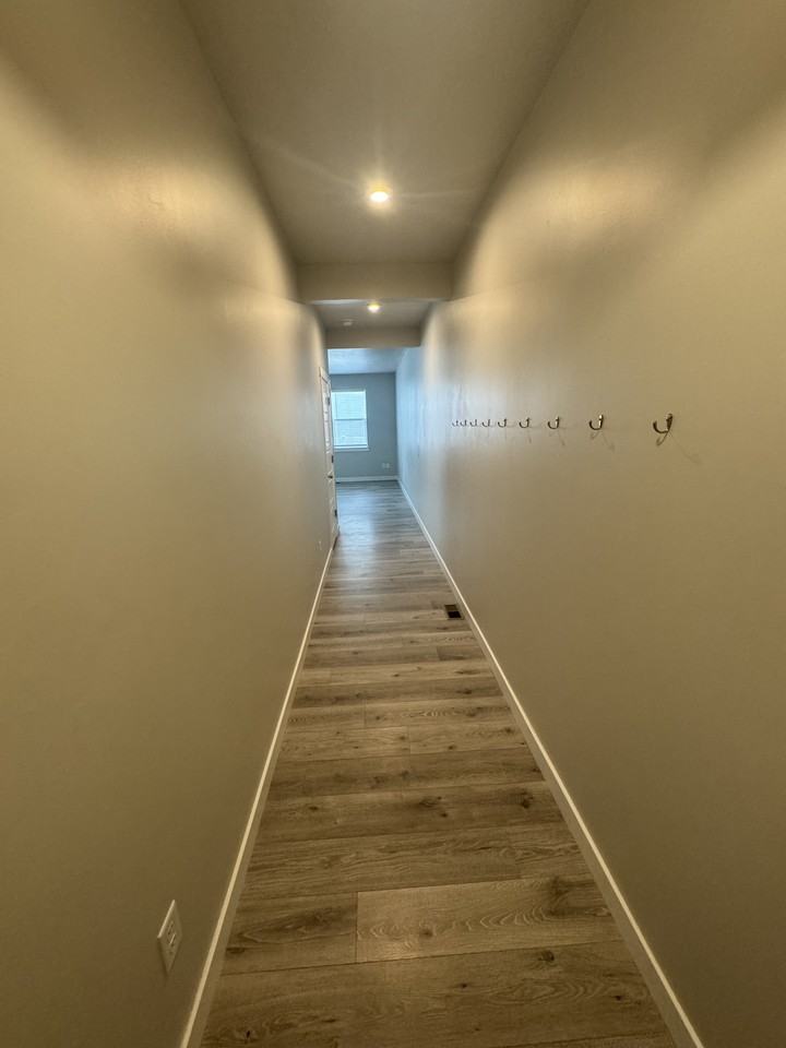 1089 S Bowery Way - Photo 3 of 43