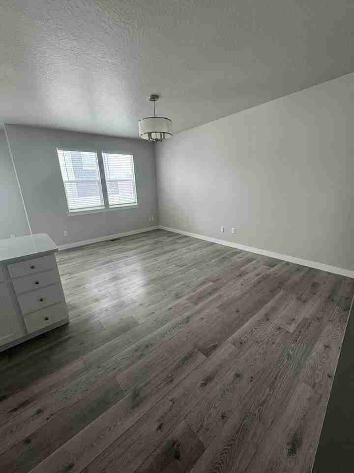 1089 S Bowery Way - Photo 5 of 43
