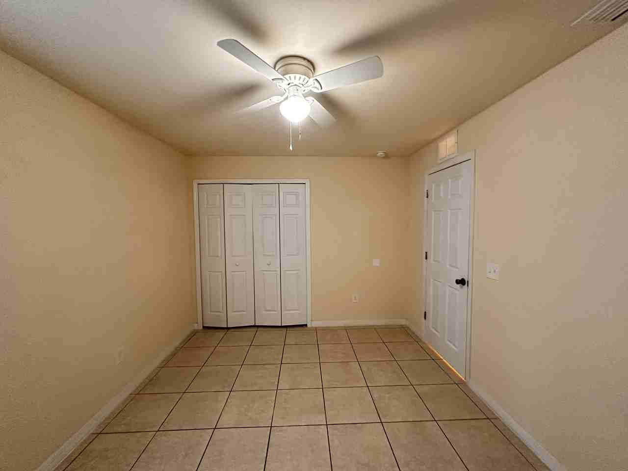 1431 Se 10th Ter - Photo 5 of 18