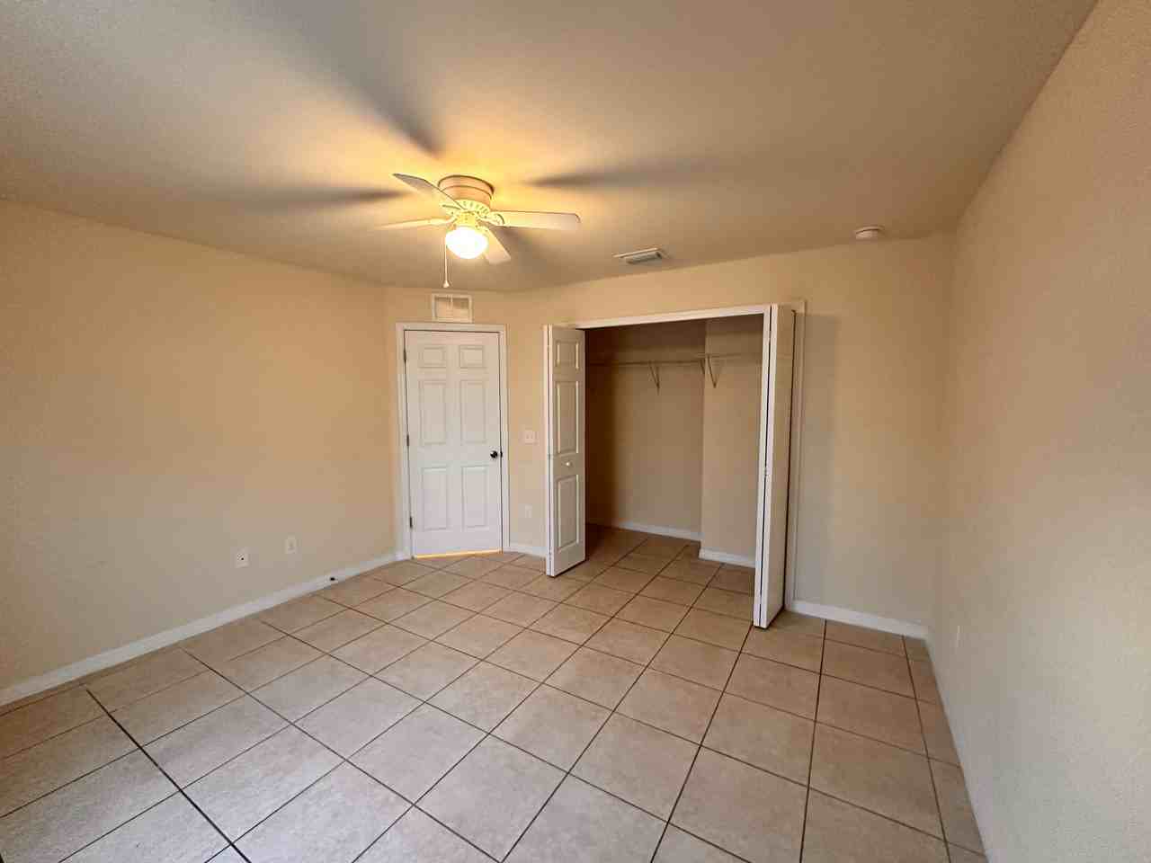 1431 Se 10th Ter - Photo 6 of 18