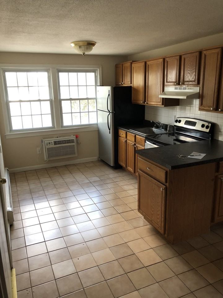 8 Carriage Hill Rd - Photo 3 of 6