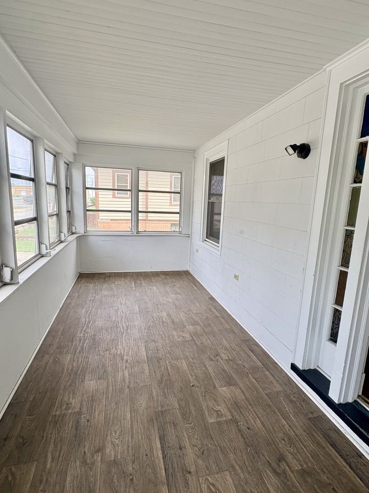230 Hazel Ave - Photo 3 of 4