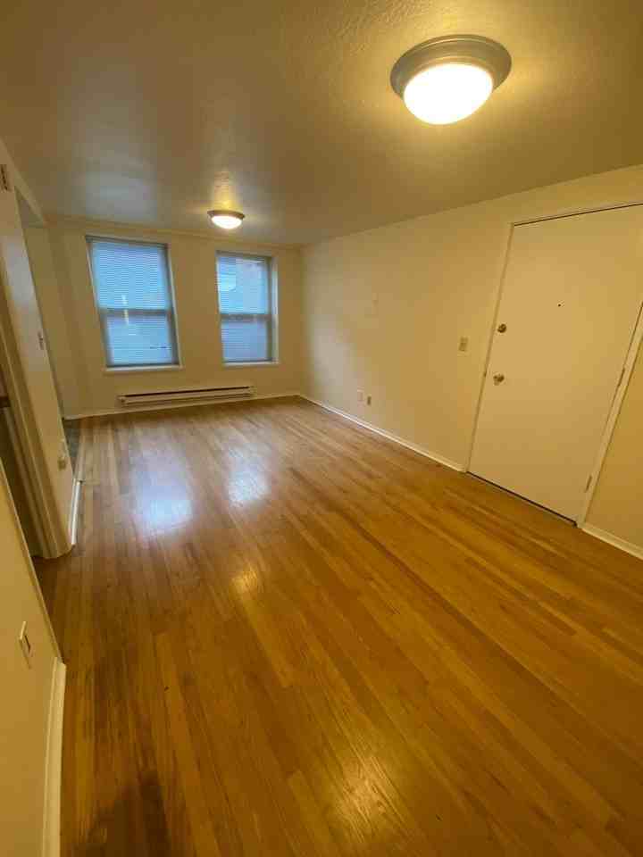 Bridgeview Apts. - Photo 4 of 18