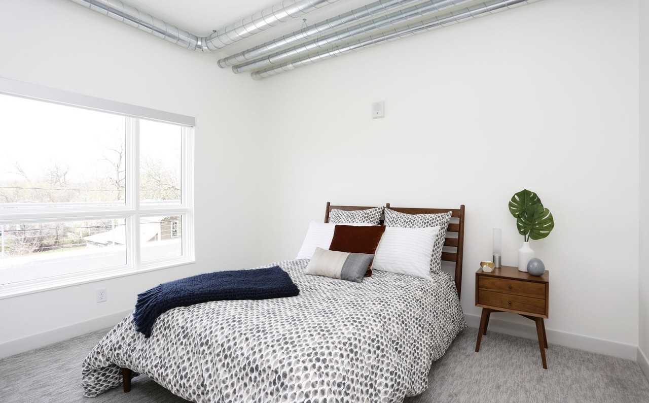 601 West Apartments - Photo 4 of 18
