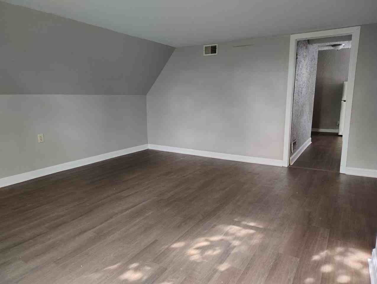 2876 N 26th St - Photo 5 of 25
