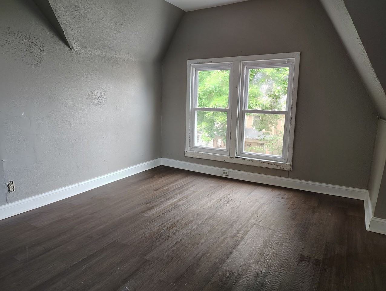 2876 N 26th St - Photo 6 of 25