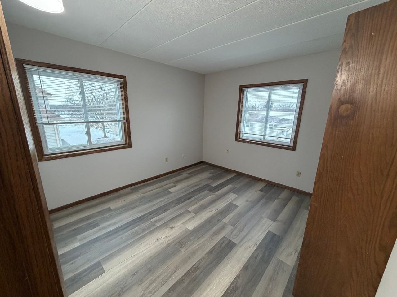 Eastwood Manor Apartments - Photo 5 of 16