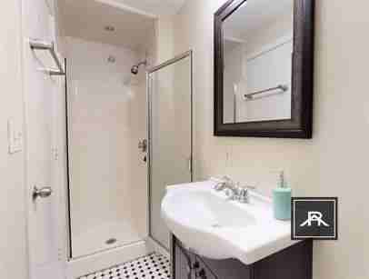141 Glenville Ave - Photo 5 of 10