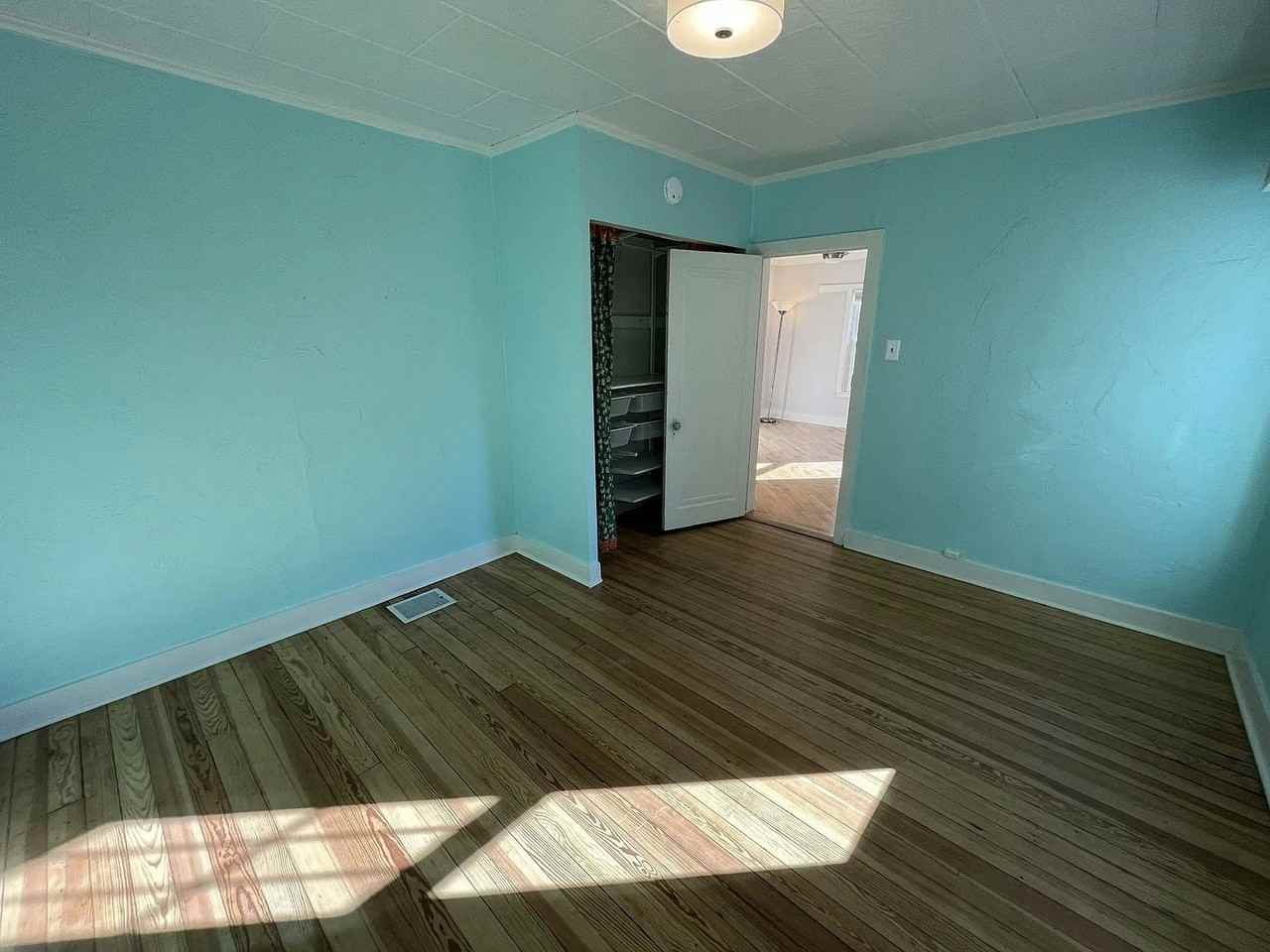 3060 South Grant Street - Photo 4 of 19