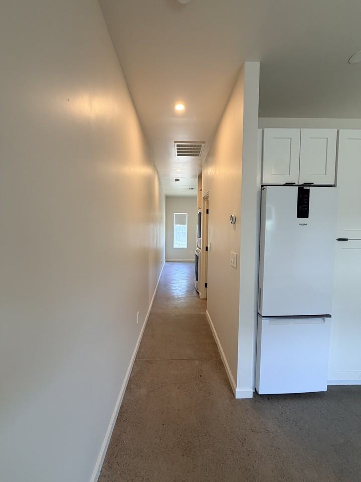 1717 W Berridge Ln Rear #REAR - Photo 3 of 11