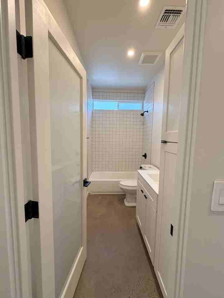 1717 W Berridge Ln Rear #REAR - Photo 4 of 11