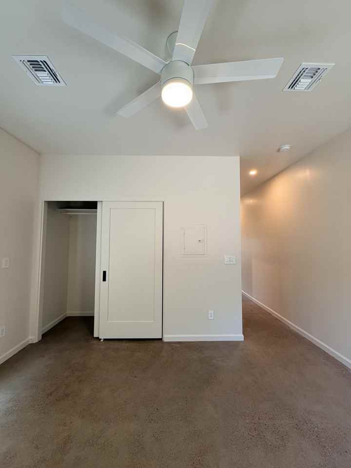 1717 W Berridge Ln Rear #REAR - Photo 7 of 11