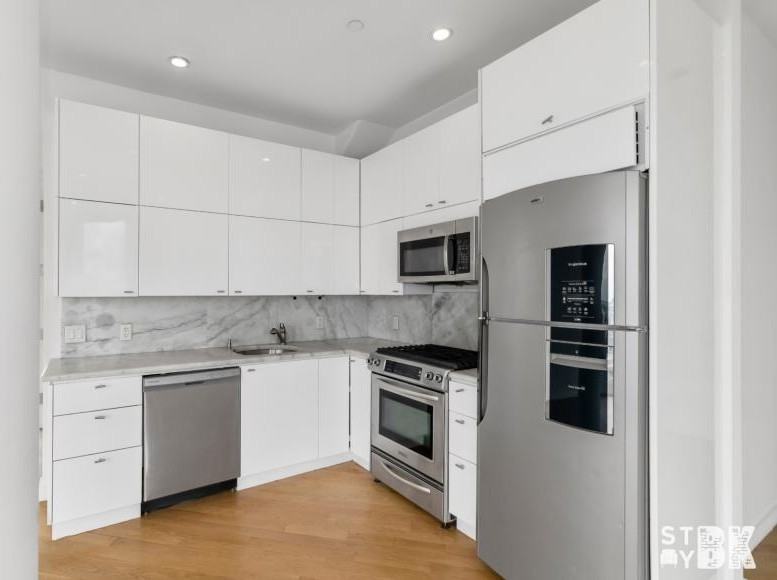 525 Clinton Ave - Photo 3 of 10