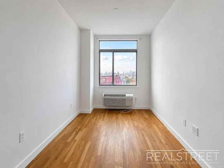 184 Noll St - Photo 7 of 10