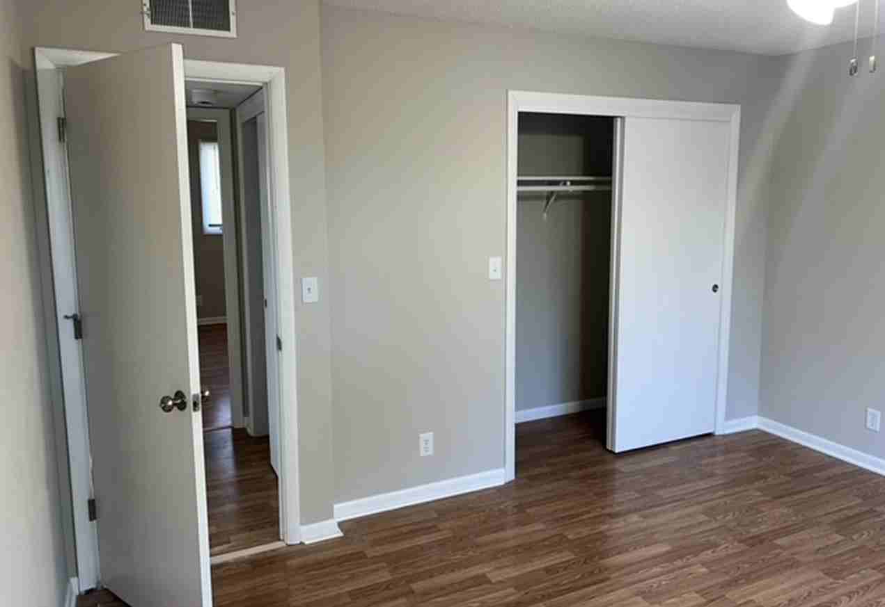 2201 Saratoga Drive, Unit 3 - Photo 2 of 4