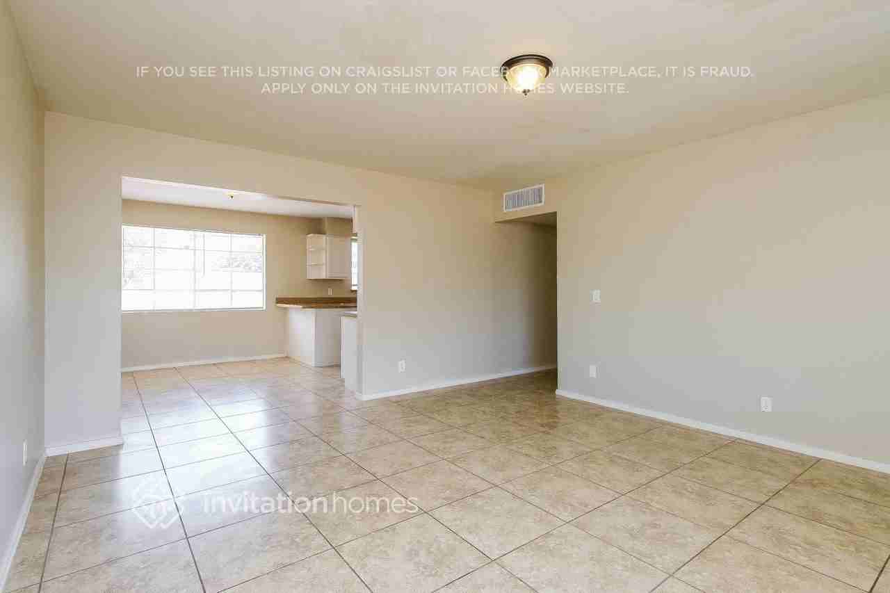 8415 N 12th St - Photo 5 of 17
