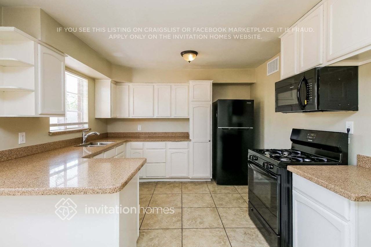 8415 N 12th St - Photo 7 of 17