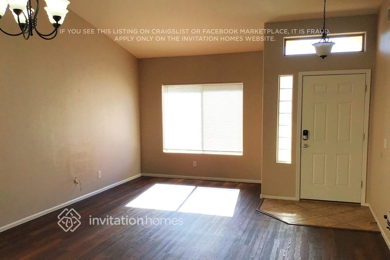 27921 N 23rd Dr - Photo 4 of 20