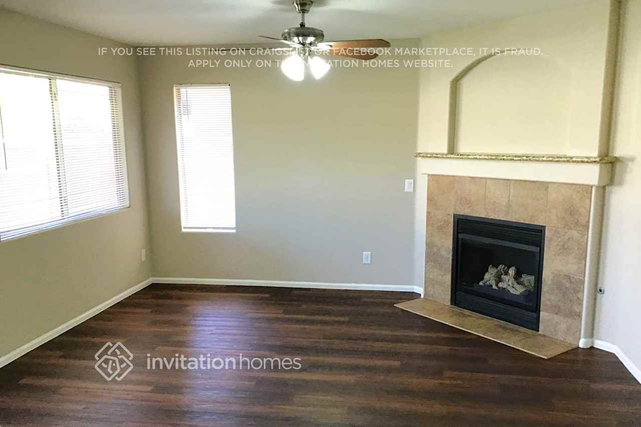 27921 N 23rd Dr - Photo 5 of 20