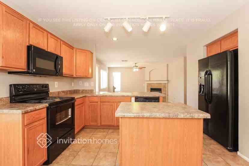 27921 N 23rd Dr - Photo 6 of 20