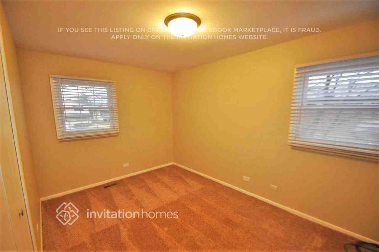 15238 Ridgeland Ave - Photo 4 of 6