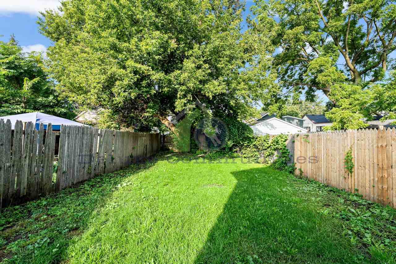 1021 Broadway Ave NW - Photo 6 of 6