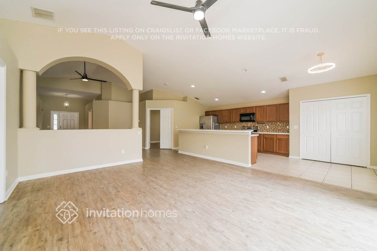 727 Versailles Ln - Photo 5 of 17