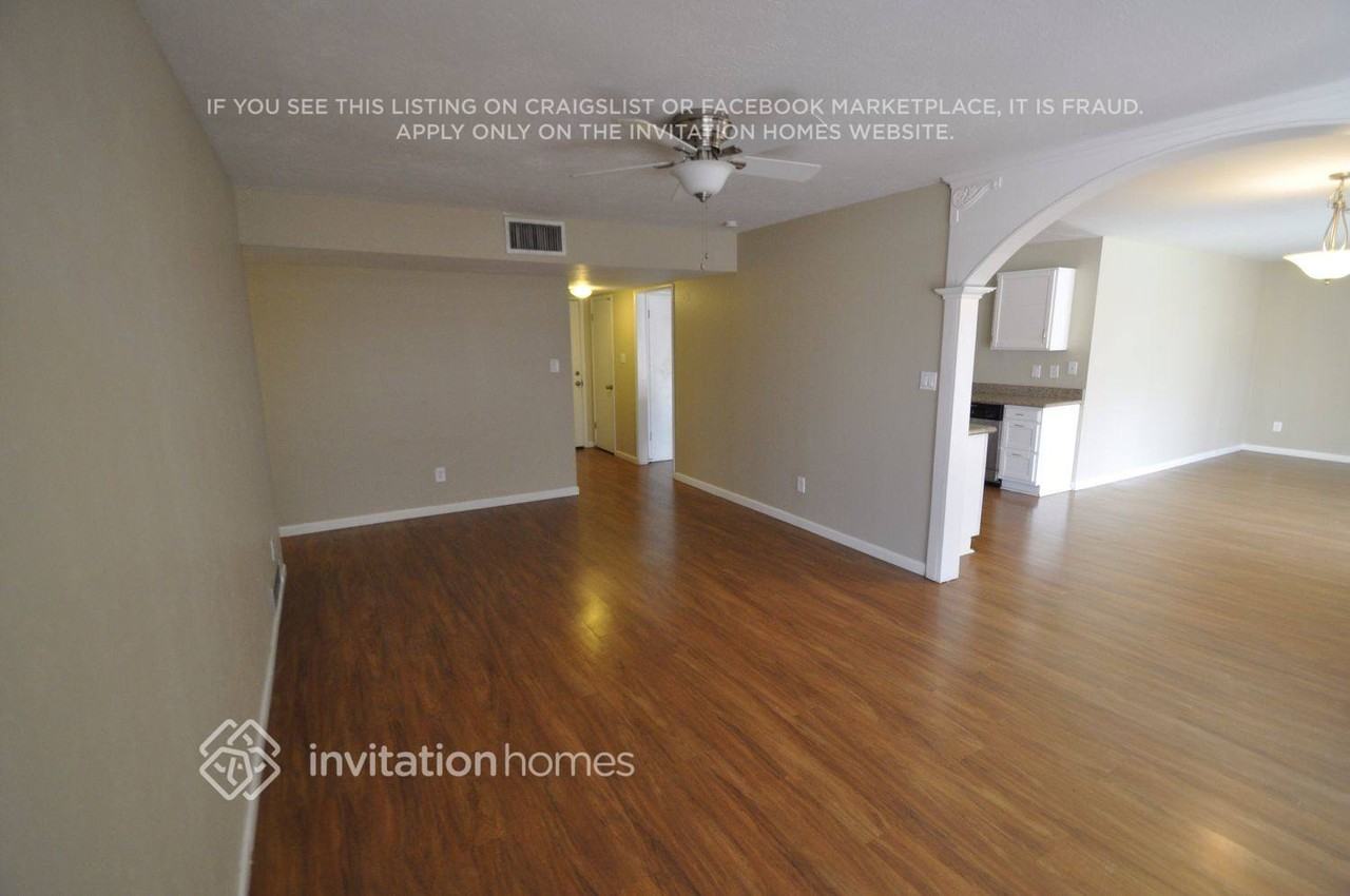 3410 W Orchid Ln - Photo 2 of 10