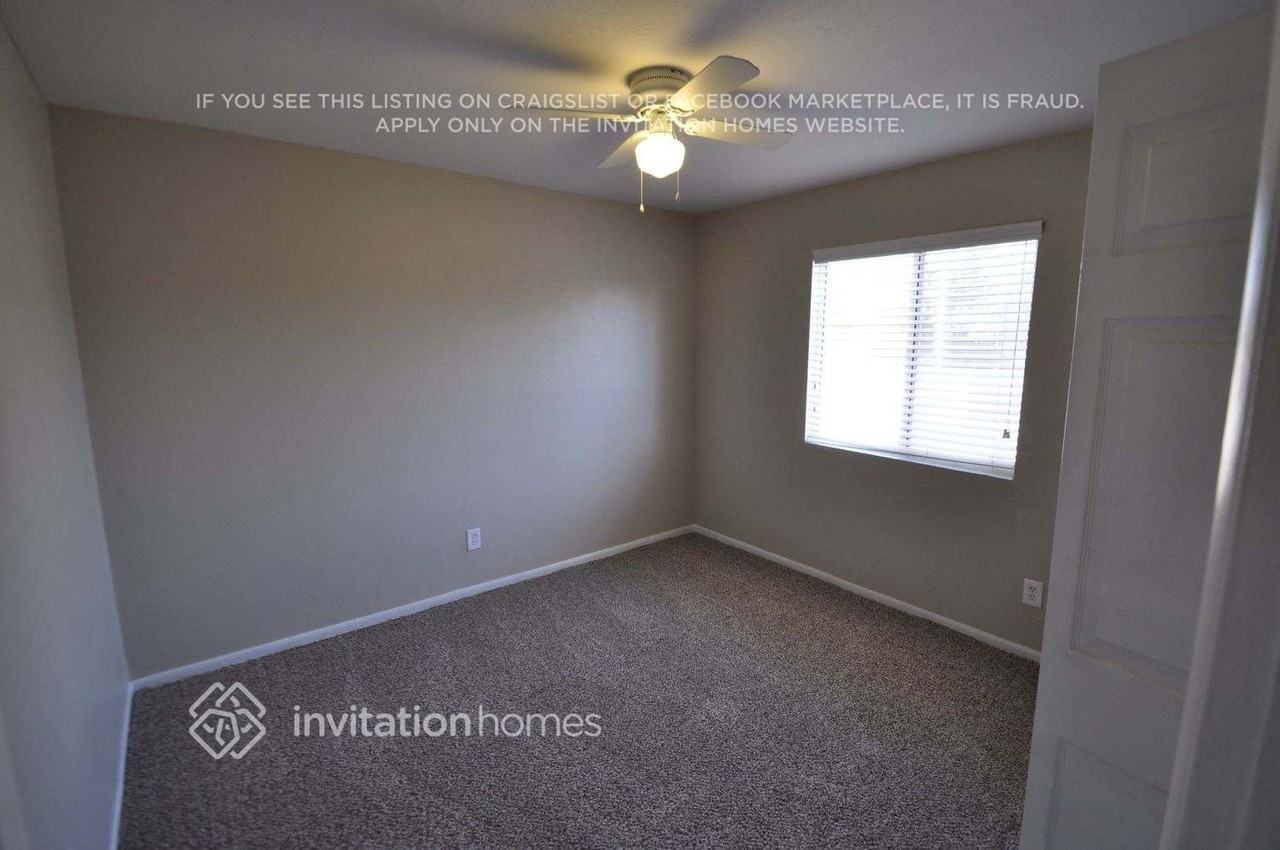 3410 W Orchid Ln - Photo 7 of 10