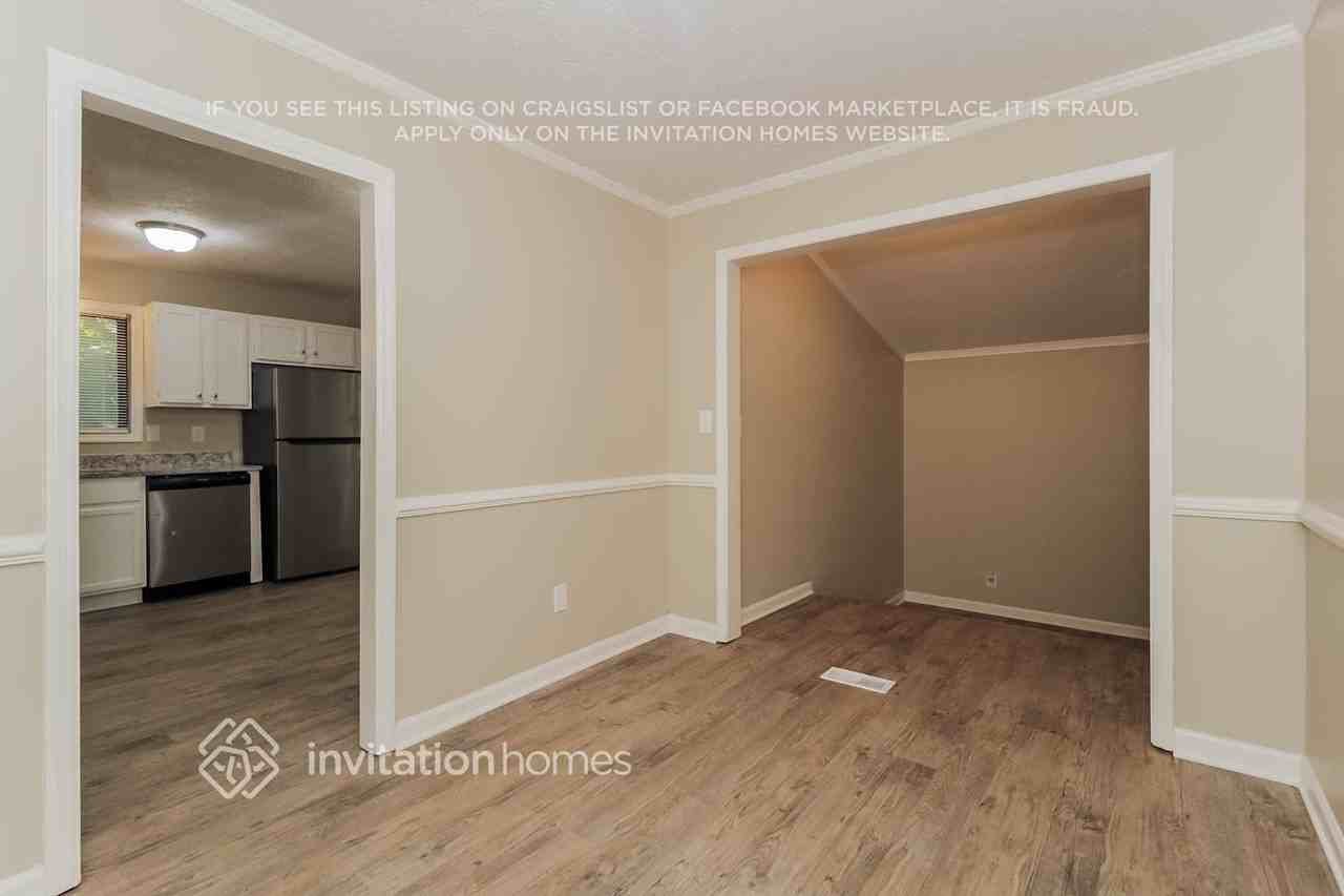 5067 Cavalier Dr Se - Photo 6 of 18