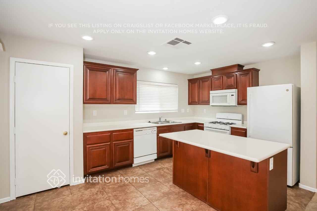 9029 Spirit Canyon Ave - Photo 5 of 16
