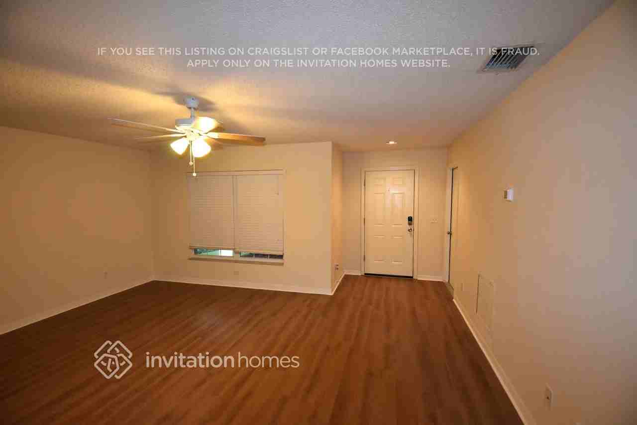 607 Cape Cod Cir - Photo 2 of 12
