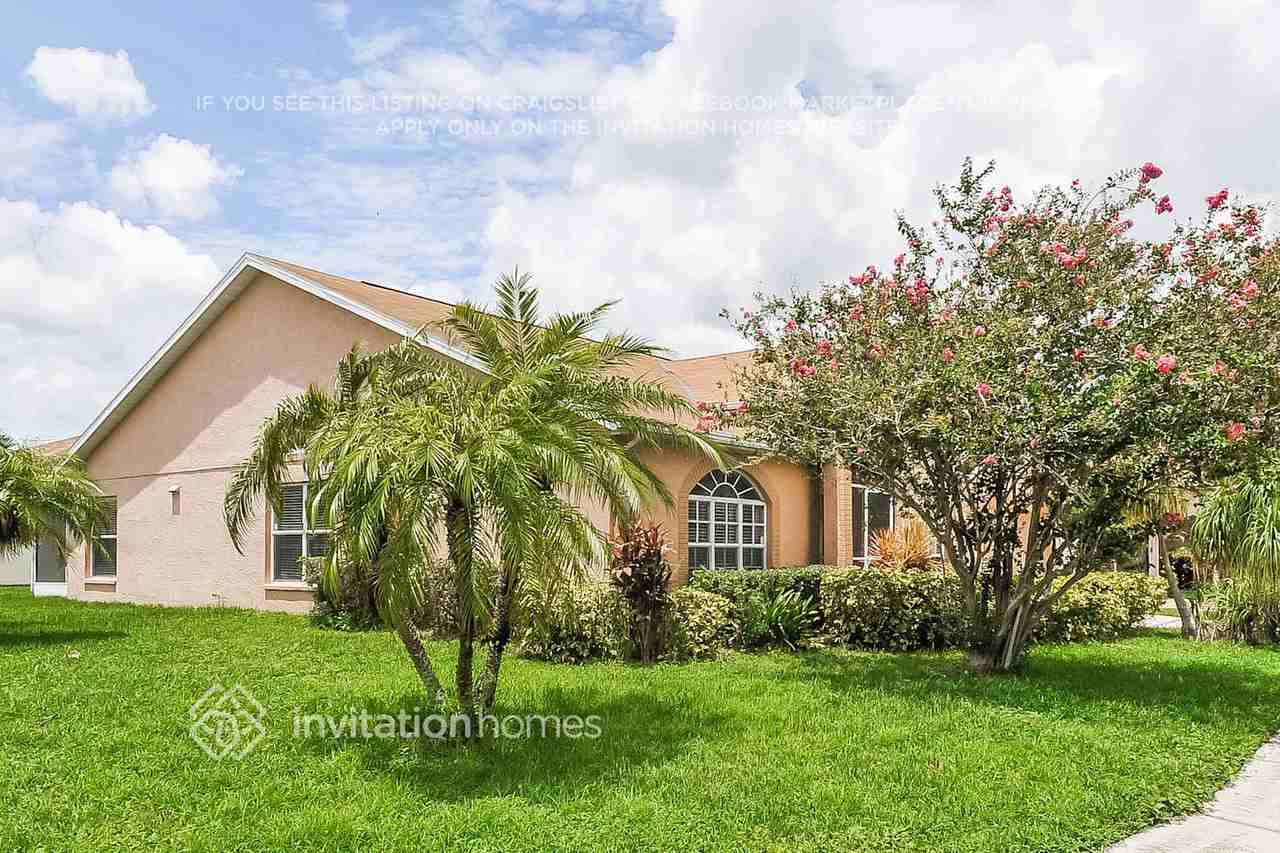 10819 Capstan Lake Dr - Photo 3 of 21