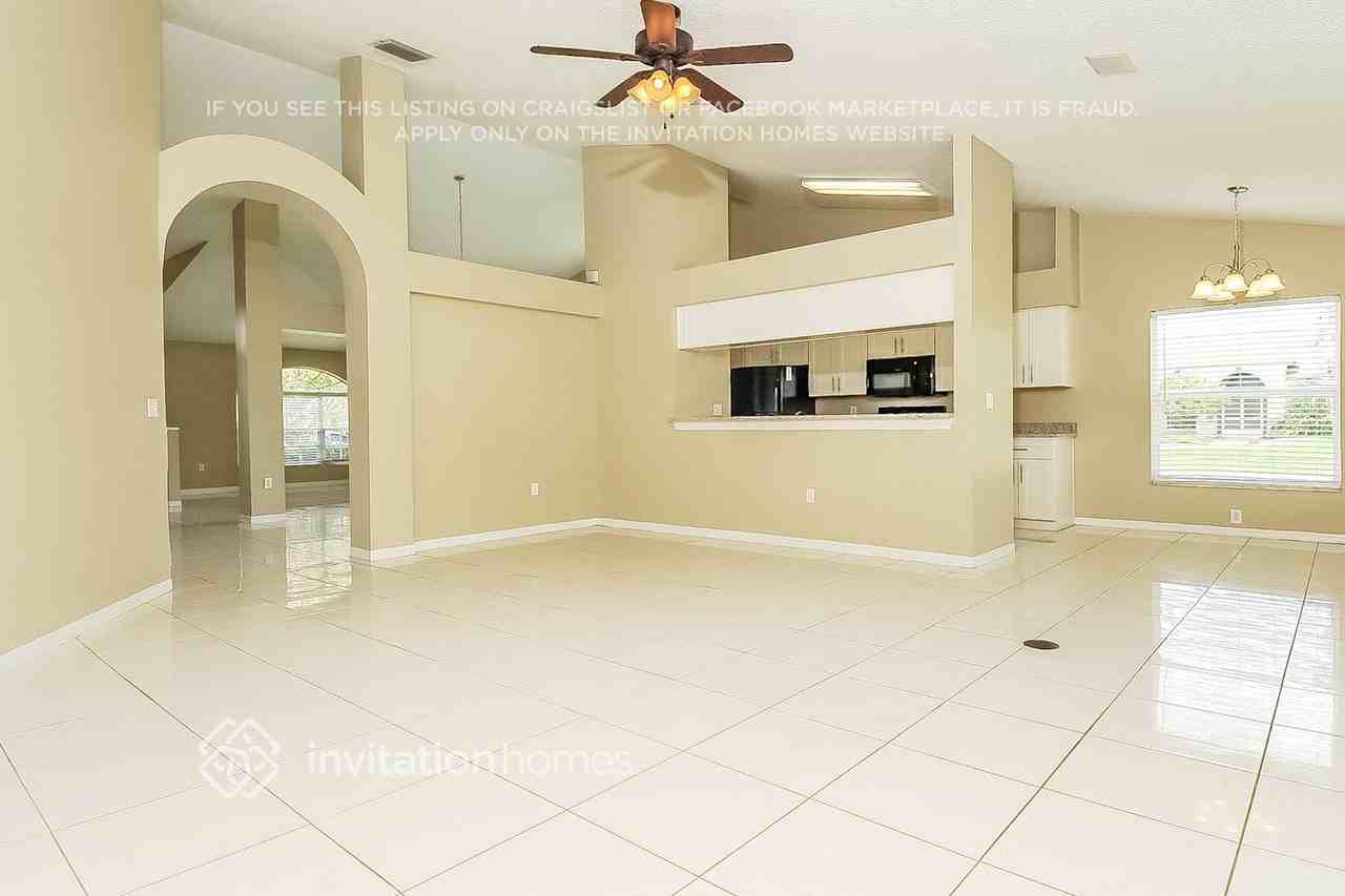10819 Capstan Lake Dr - Photo 7 of 21