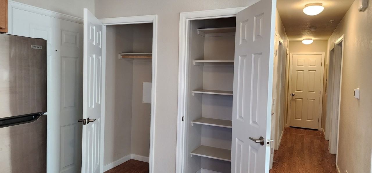 1724 Hampton South, Unit 102 - Photo 4 of 14