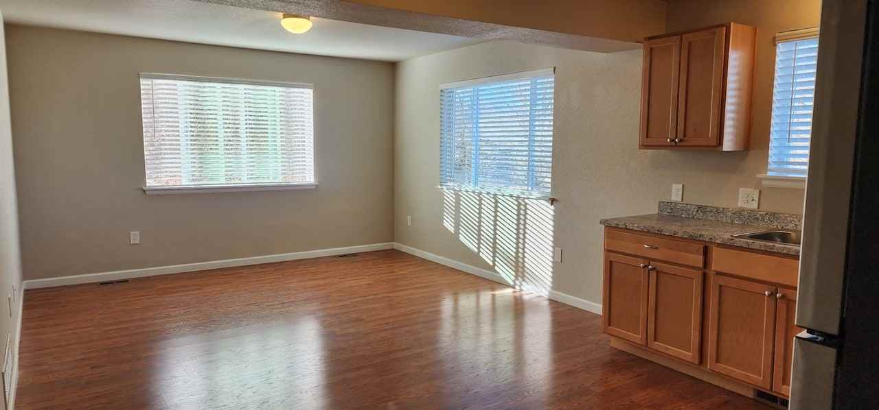 1724 Hampton South, Unit 102 - Photo 5 of 14