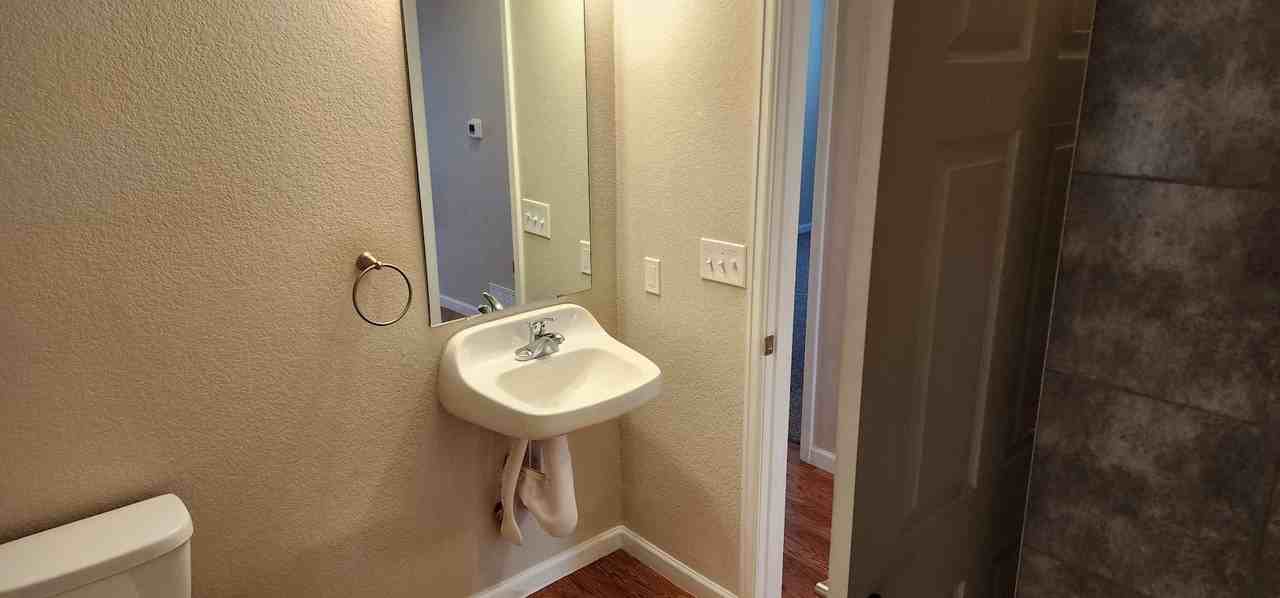 1724 Hampton South, Unit 102 - Photo 6 of 14