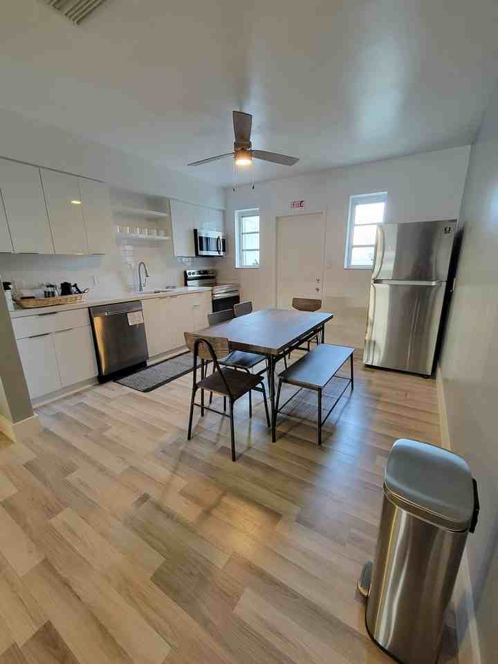 2215 N 20th Ave, Unit 1 - Photo 6 of 19